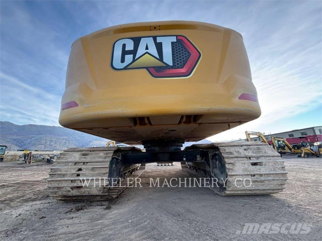 CAT 320 Roomikekskavaatorid