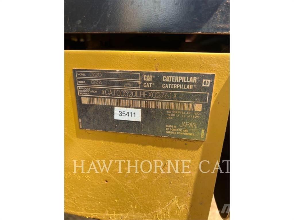 CAT 320-07 Roomikekskavaatorid