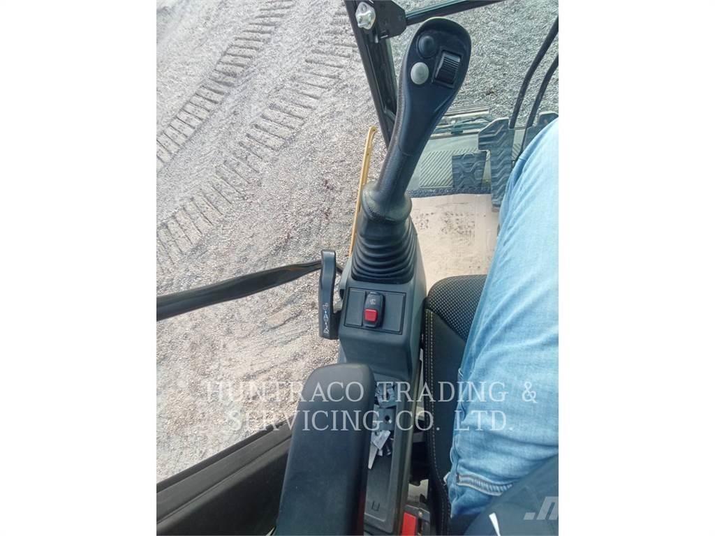 CAT 320-07 Roomikekskavaatorid