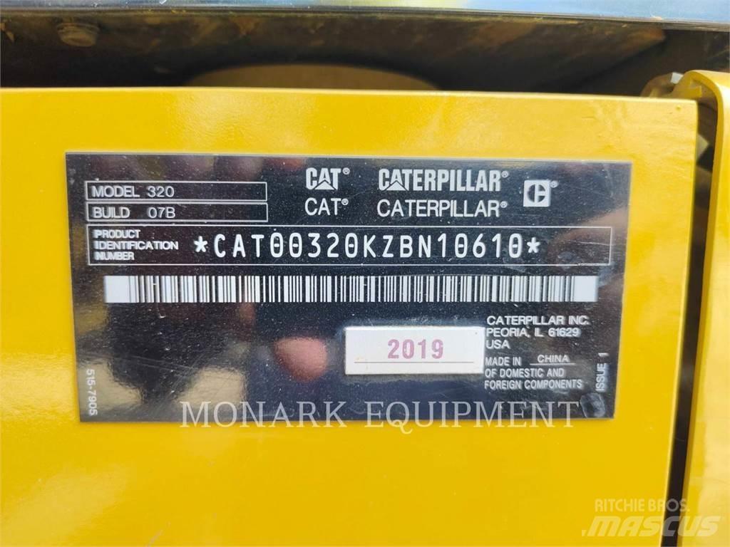 CAT 320-07 Roomikekskavaatorid