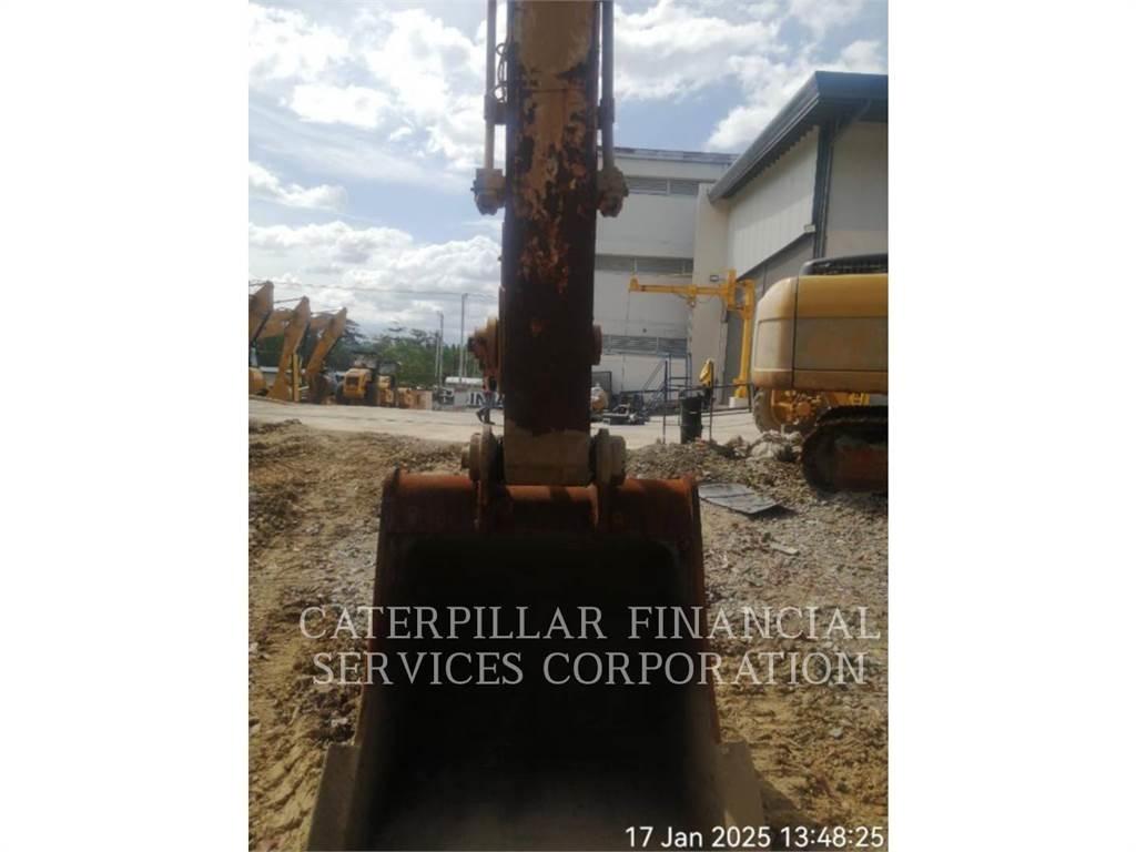CAT 320-07 Roomikekskavaatorid