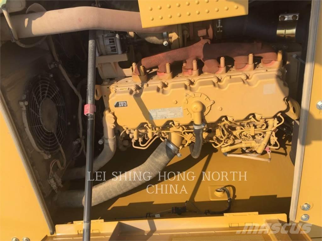 CAT 320-07 Roomikekskavaatorid