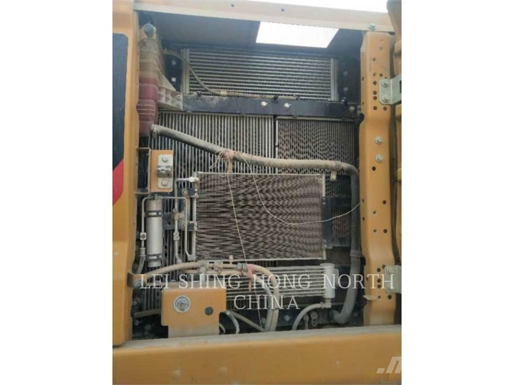 CAT 320-07 Roomikekskavaatorid