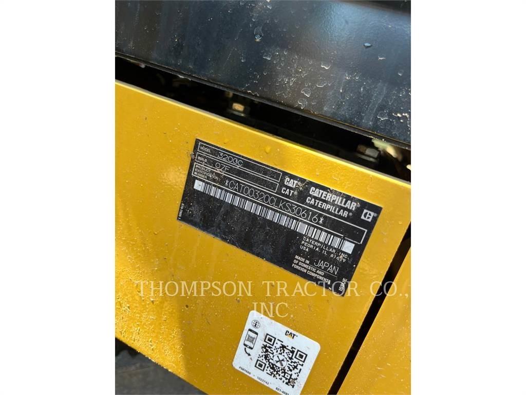 CAT 320-GC Roomikekskavaatorid