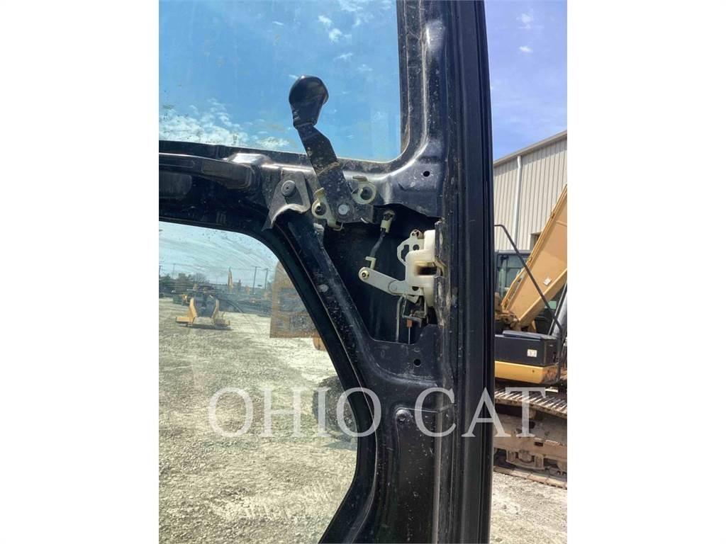 CAT 320 STD Roomikekskavaatorid
