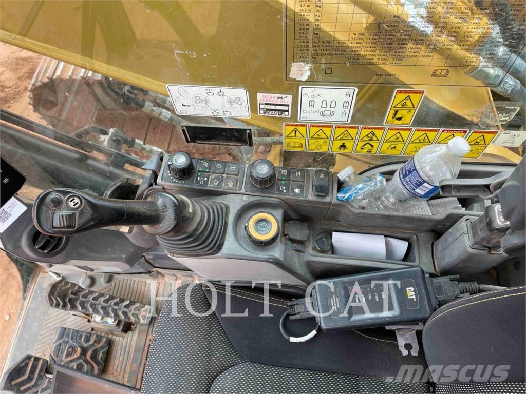 CAT 32007 Roomikekskavaatorid