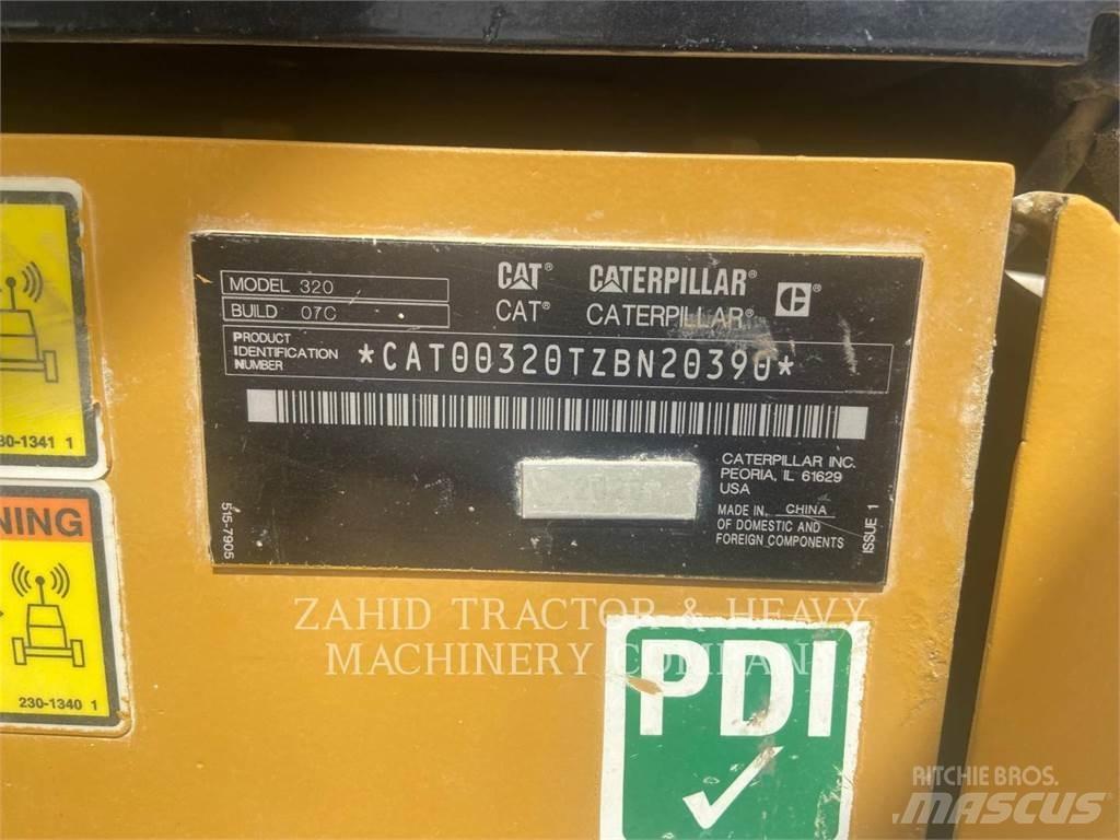 CAT 32007 Roomikekskavaatorid