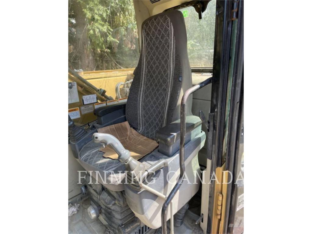 CAT 320C Roomikekskavaatorid
