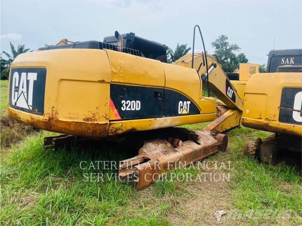 CAT 320D Roomikekskavaatorid