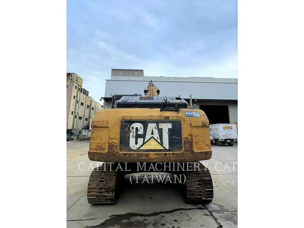 CAT 320D Roomikekskavaatorid