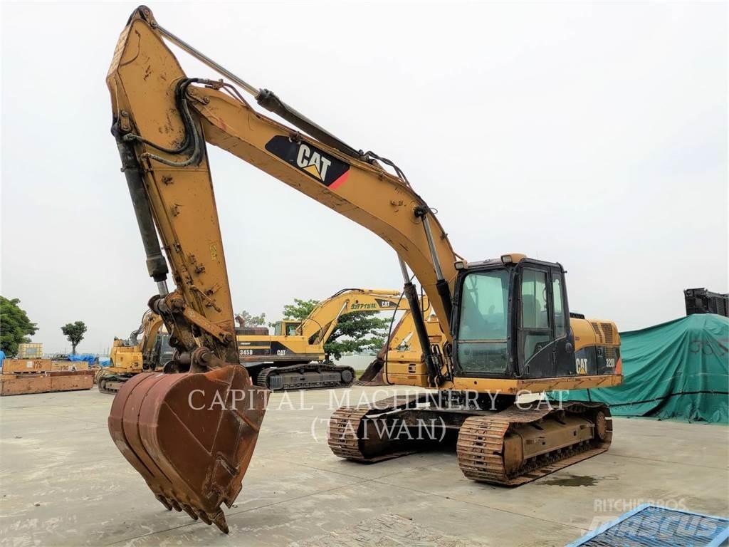 CAT 320D Roomikekskavaatorid