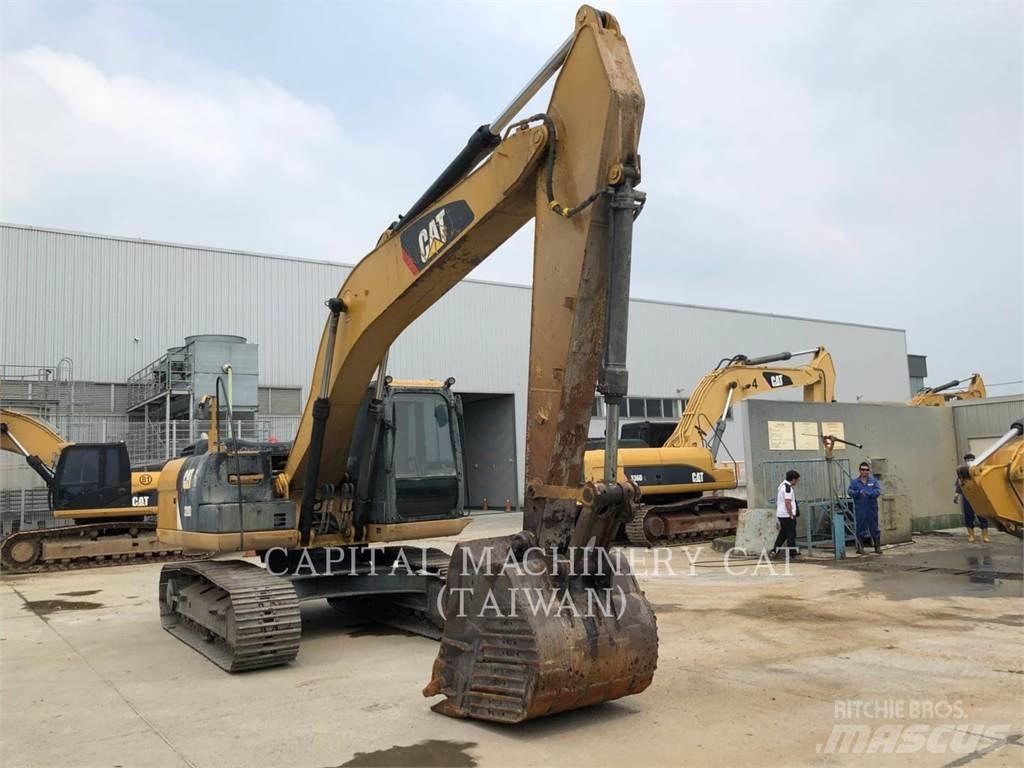 CAT 320D2 Roomikekskavaatorid