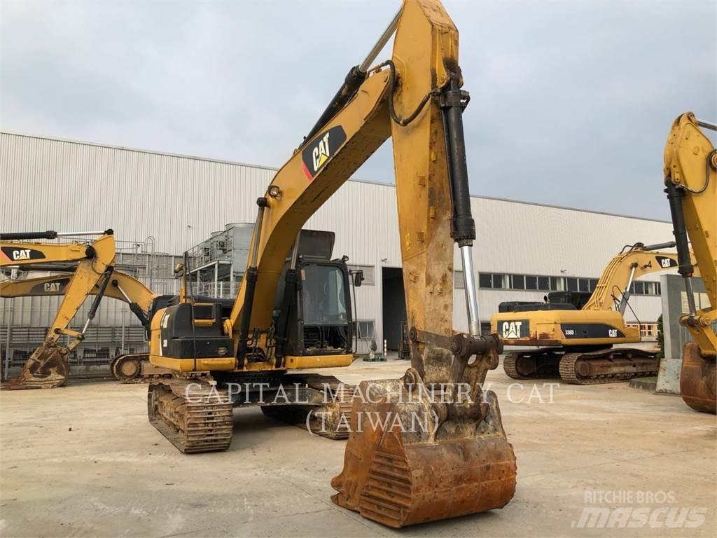 CAT 320D2 Roomikekskavaatorid