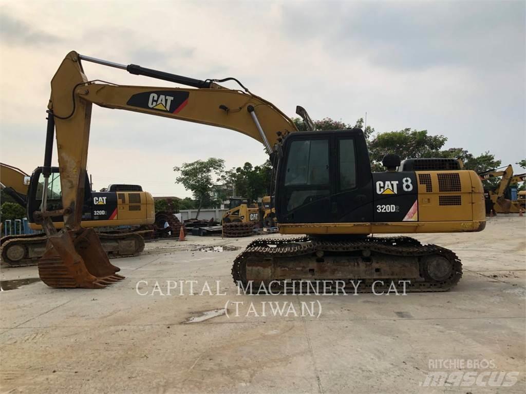 CAT 320D2 Roomikekskavaatorid