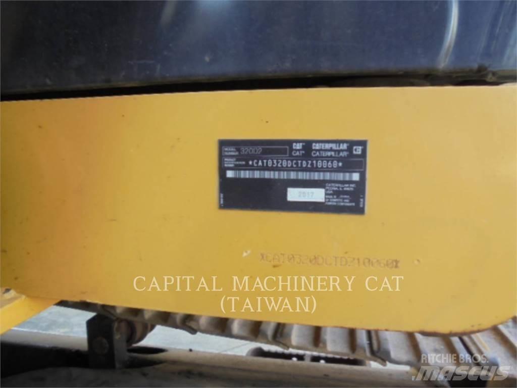 CAT 320D2 Roomikekskavaatorid
