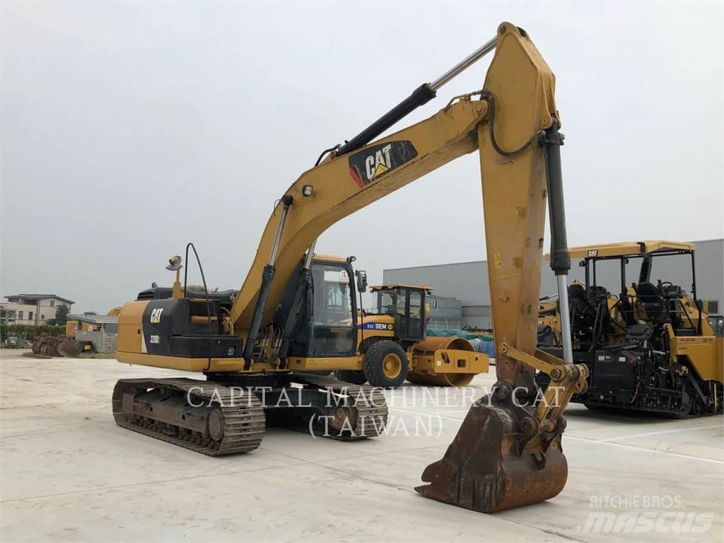 CAT 320D2 Roomikekskavaatorid