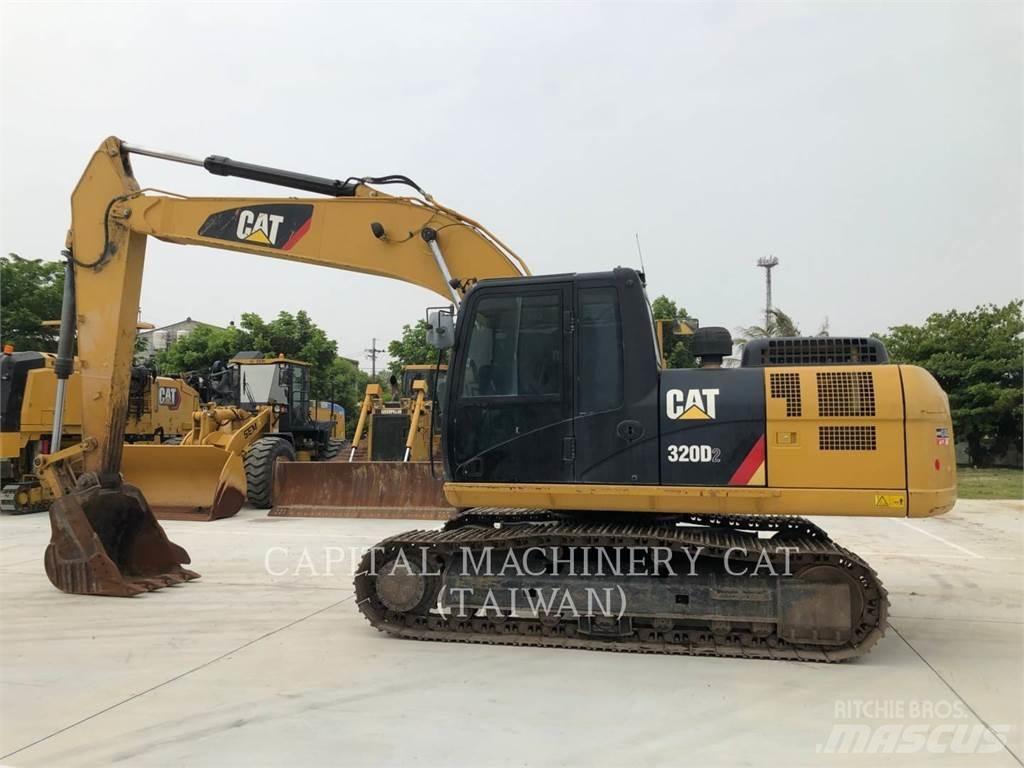 CAT 320D2 Roomikekskavaatorid