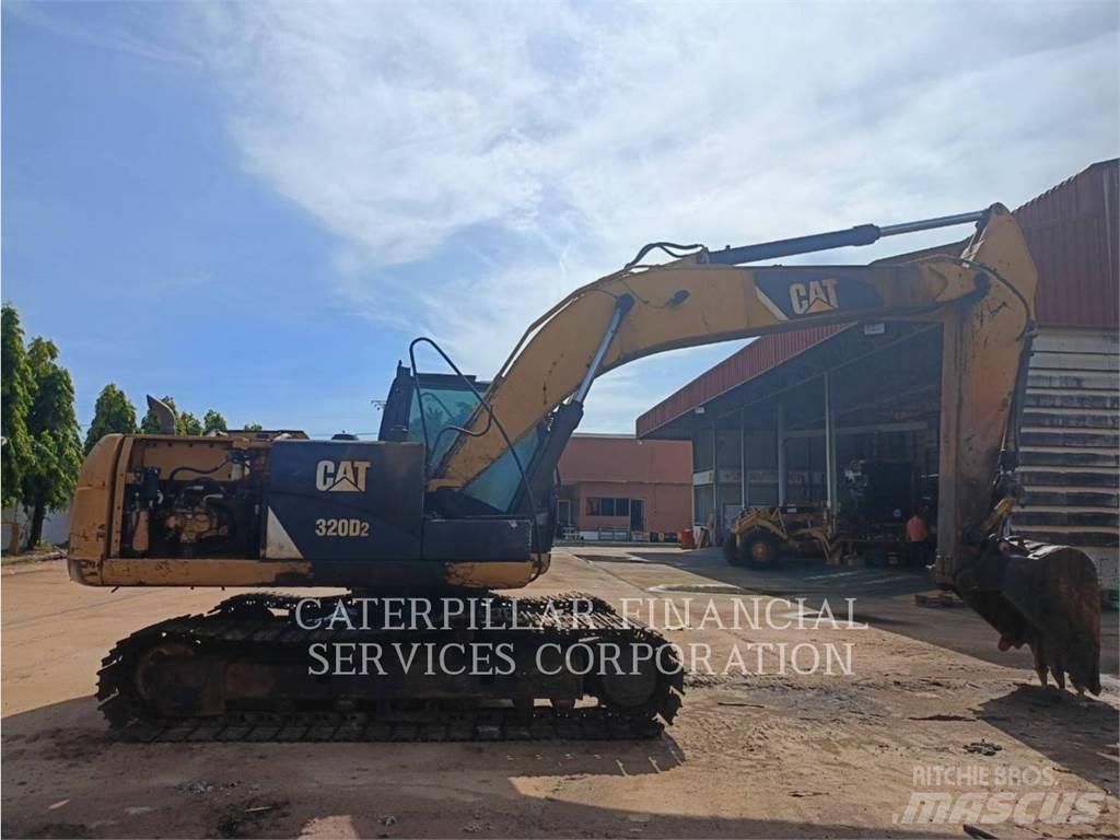 CAT 320D2 Roomikekskavaatorid