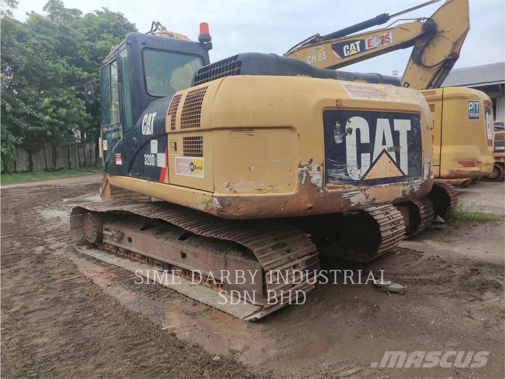 CAT 320D2 Roomikekskavaatorid
