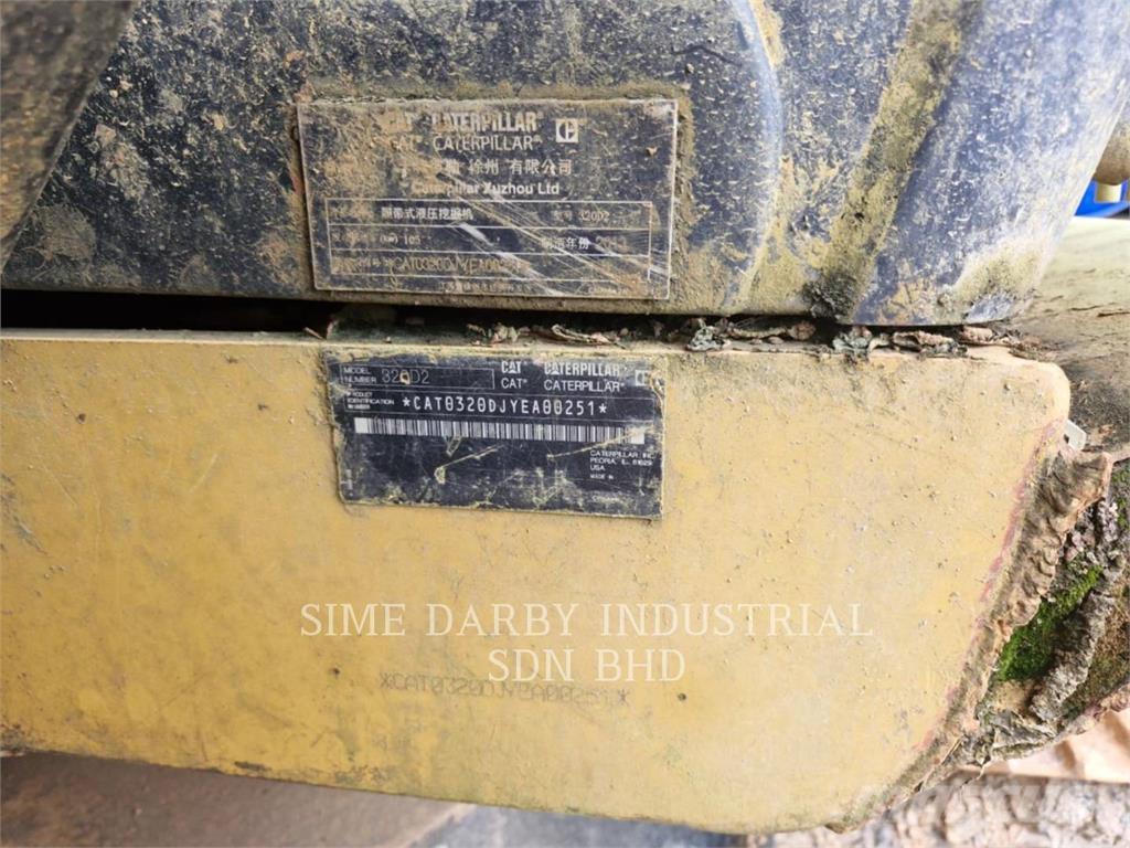 CAT 320D2 Roomikekskavaatorid