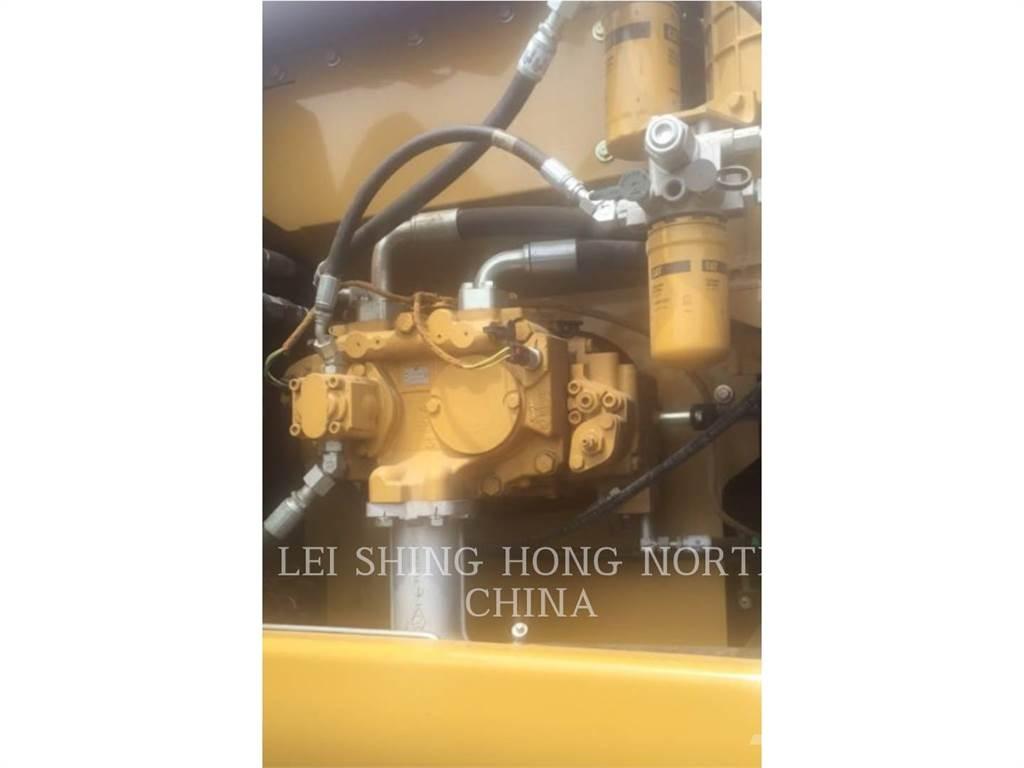 CAT 320D2 Roomikekskavaatorid