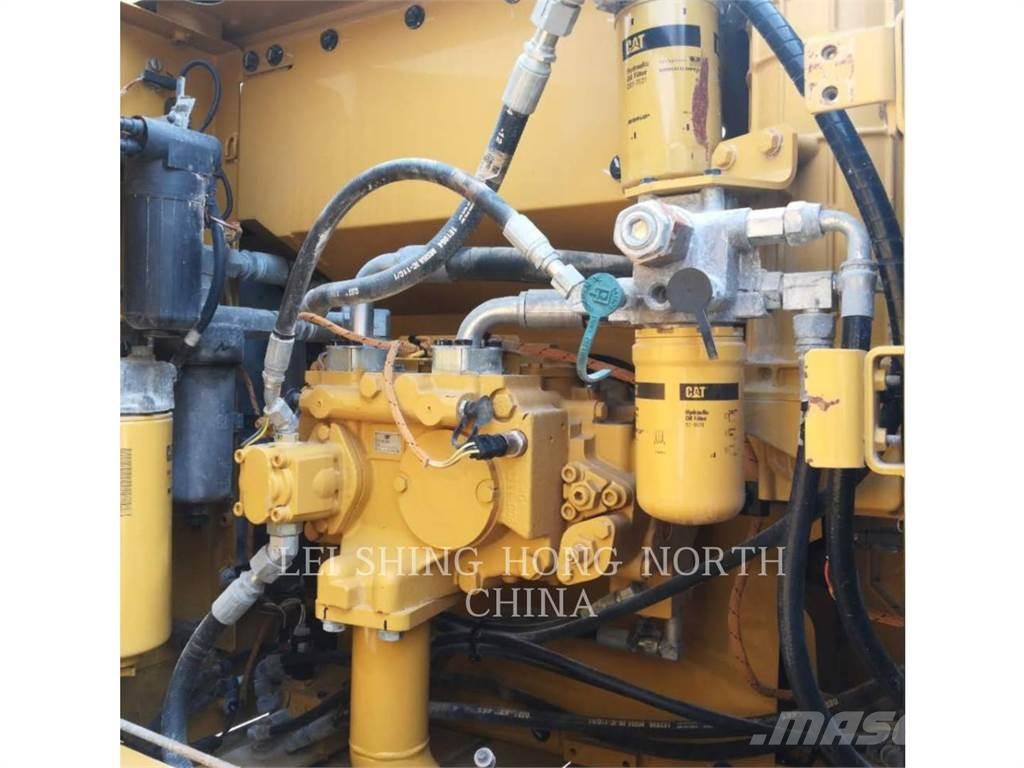 CAT 320D2 Roomikekskavaatorid