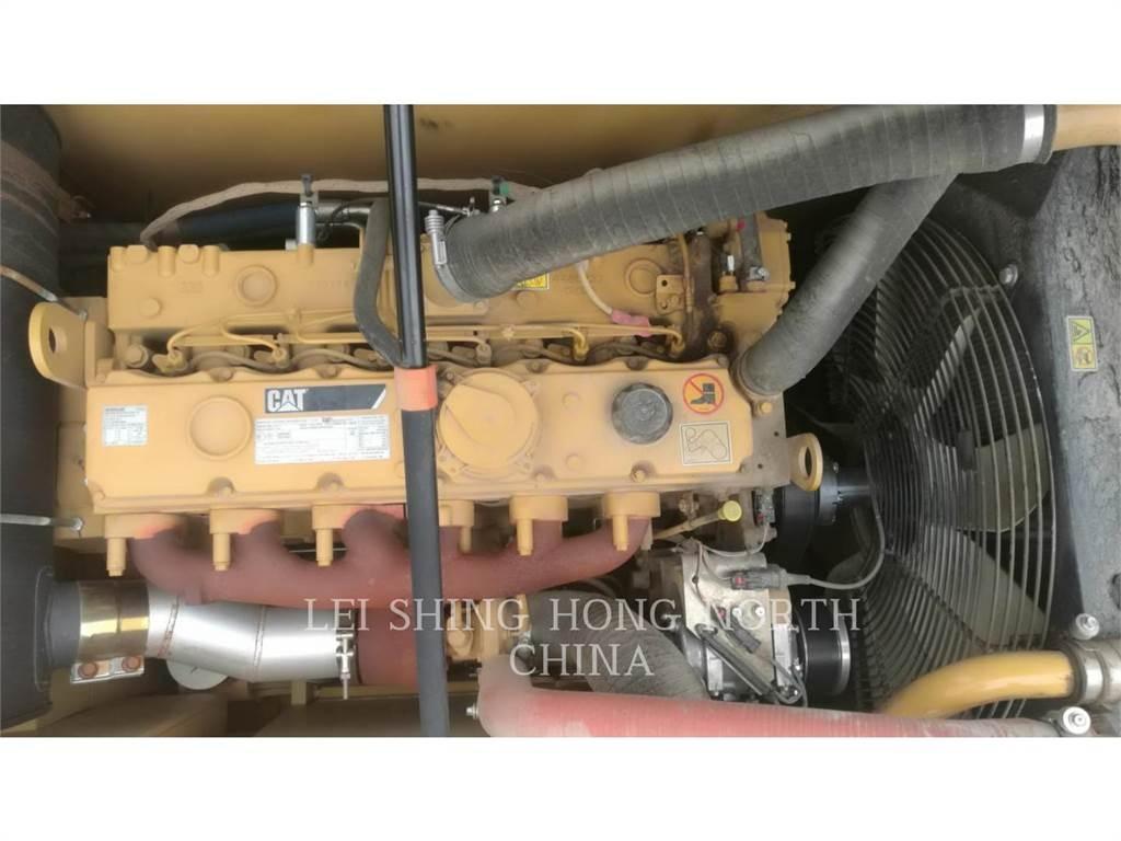 CAT 320D2 Roomikekskavaatorid