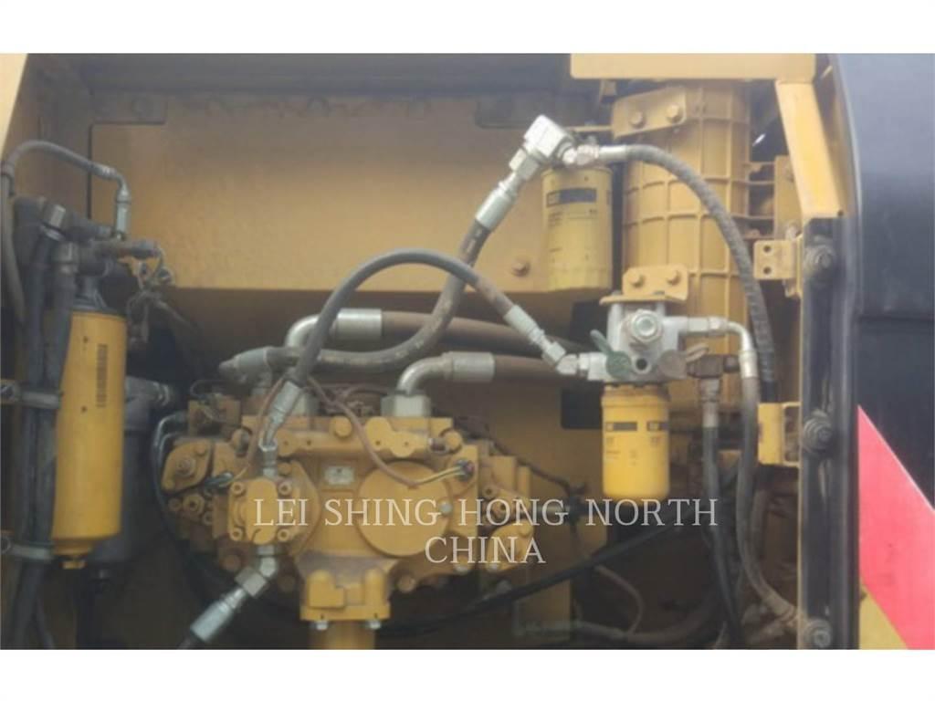 CAT 320D2 Roomikekskavaatorid