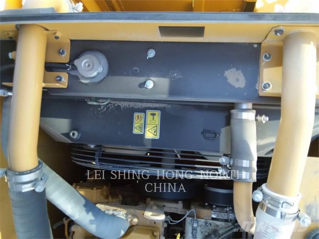 CAT 320D2 Roomikekskavaatorid