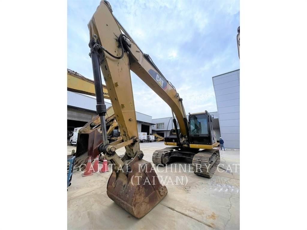 CAT 320D2 Roomikekskavaatorid
