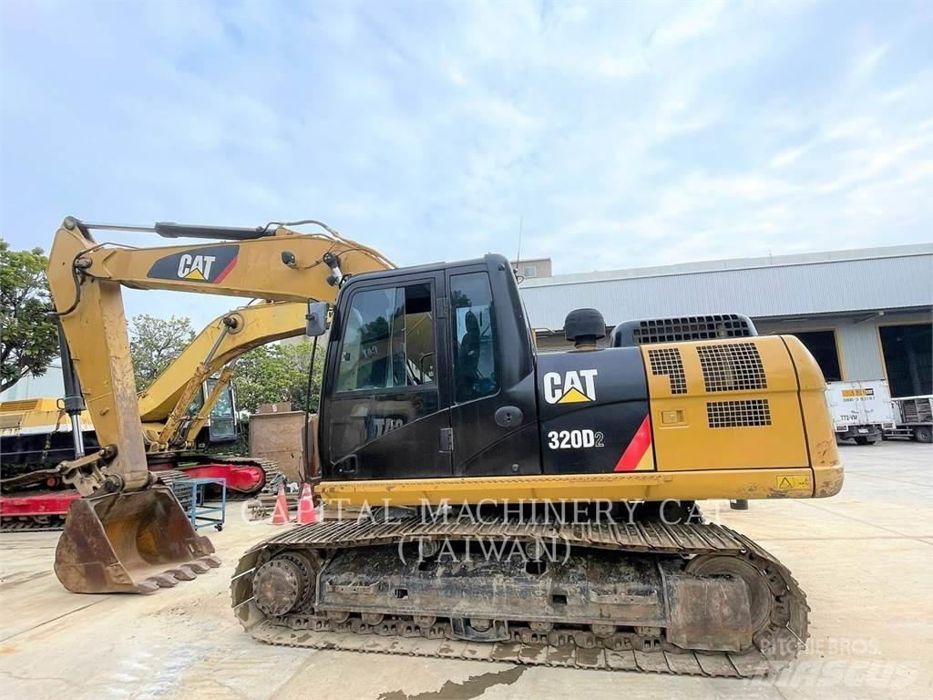 CAT 320D2 Roomikekskavaatorid
