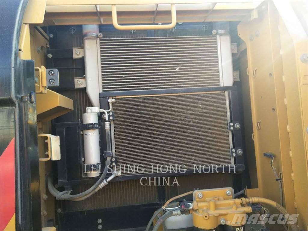 CAT 320D2GC Roomikekskavaatorid