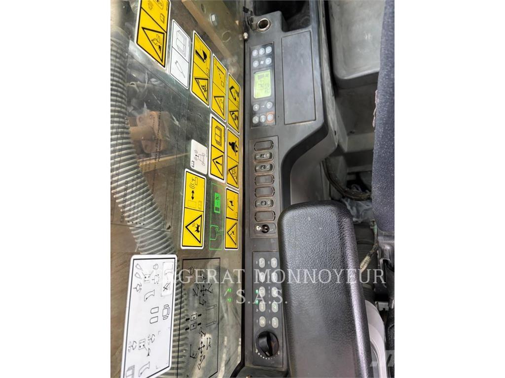 CAT 320E Roomikekskavaatorid