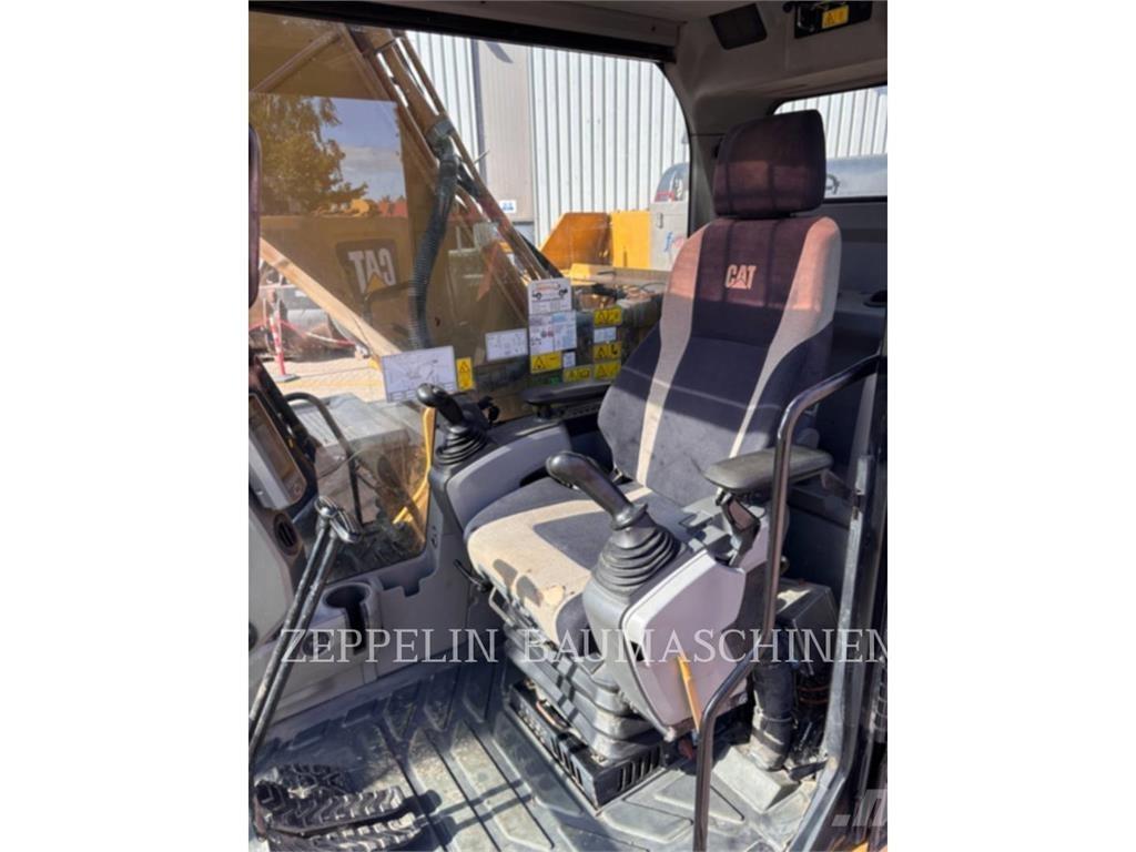 CAT 320EL Roomikekskavaatorid