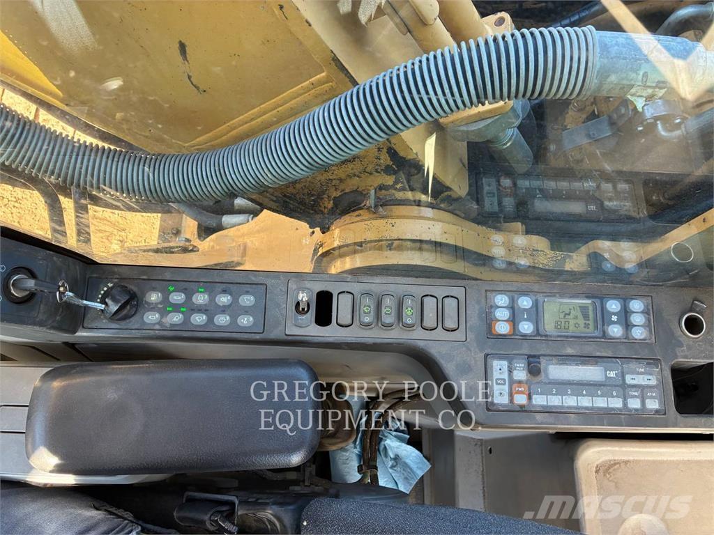 CAT 320EL Roomikekskavaatorid