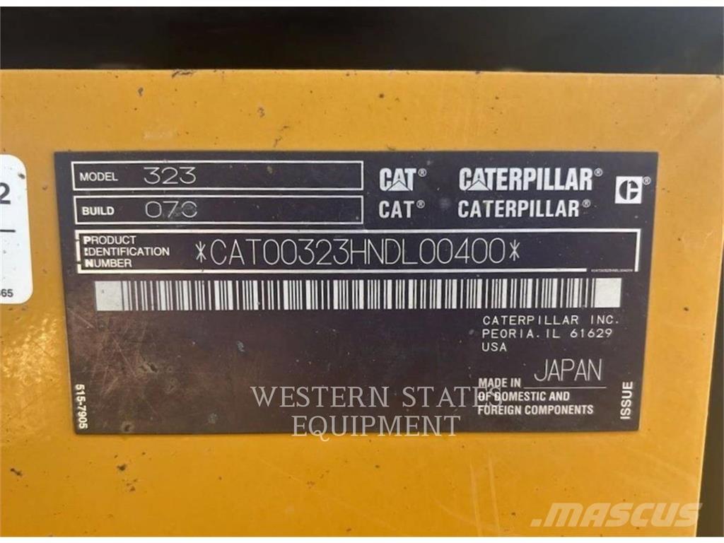 CAT 323 Roomikekskavaatorid