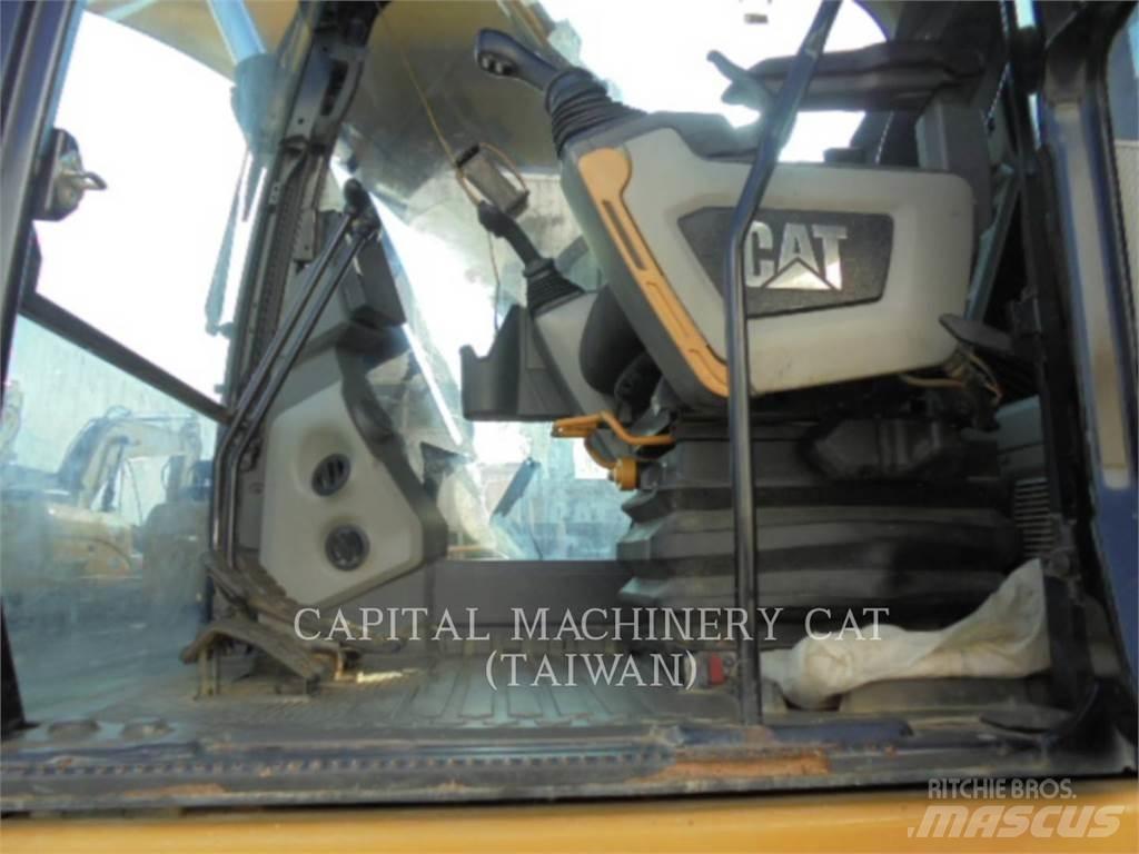 CAT 323-07 Roomikekskavaatorid