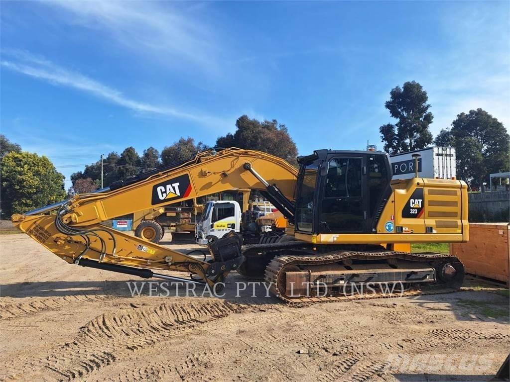 CAT 323-07 Roomikekskavaatorid