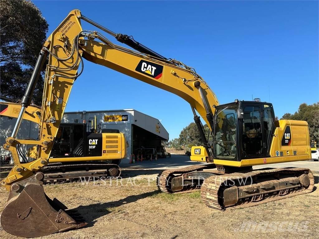 CAT 323-07 Roomikekskavaatorid