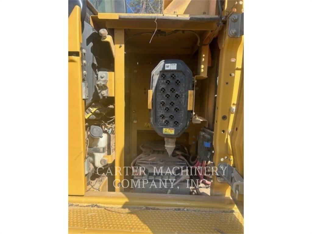 CAT 323-07 Roomikekskavaatorid