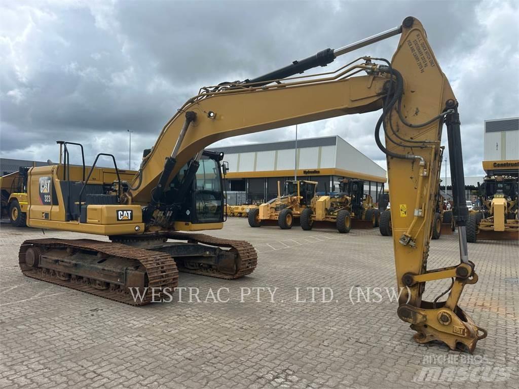 CAT 323-07 Roomikekskavaatorid