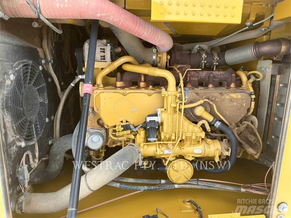 CAT 323-07 Roomikekskavaatorid