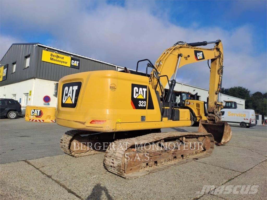 CAT 323-07 Roomikekskavaatorid