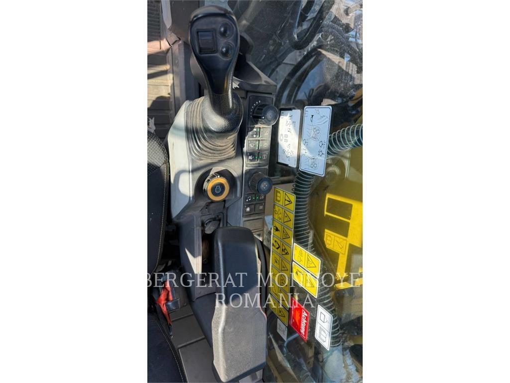 CAT 323-07 Roomikekskavaatorid