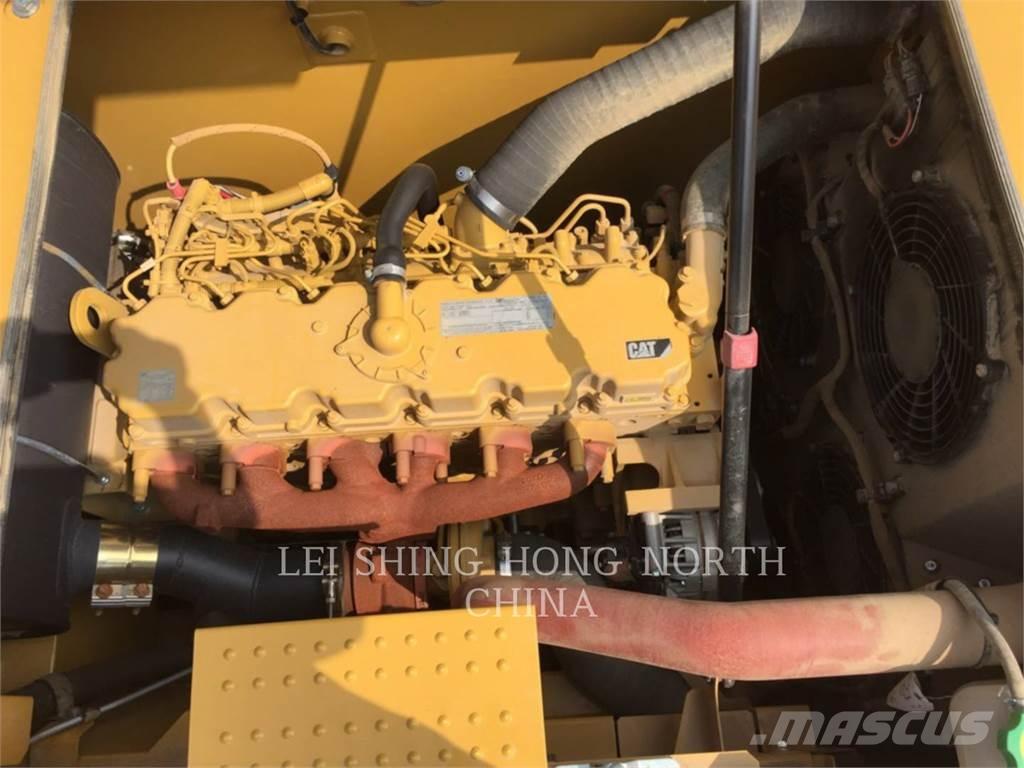 CAT 323-07 Roomikekskavaatorid