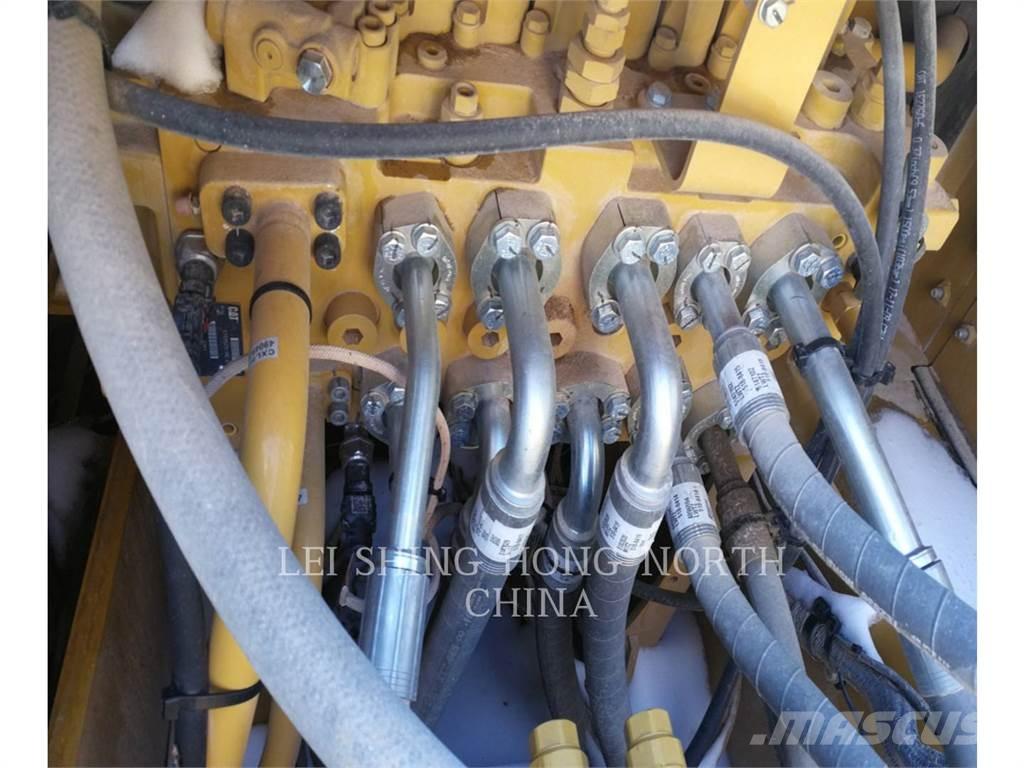 CAT 323-07 Roomikekskavaatorid