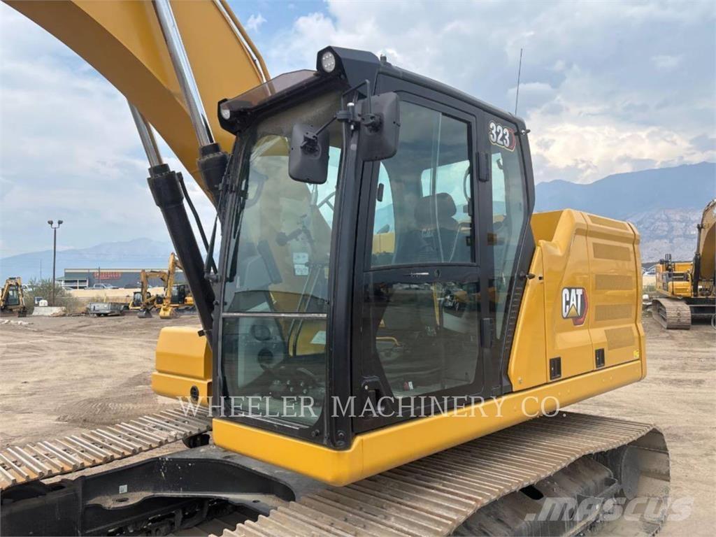 CAT 323 CF Roomikekskavaatorid