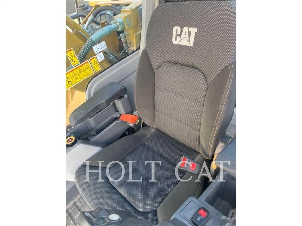 CAT 323 TC Roomikekskavaatorid