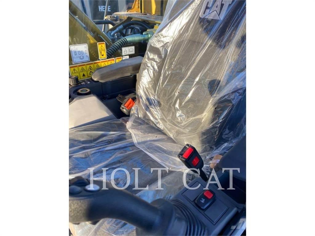 CAT 323 TC Roomikekskavaatorid