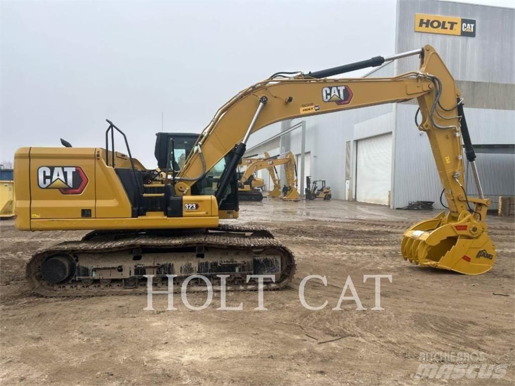 CAT 323 TC Roomikekskavaatorid